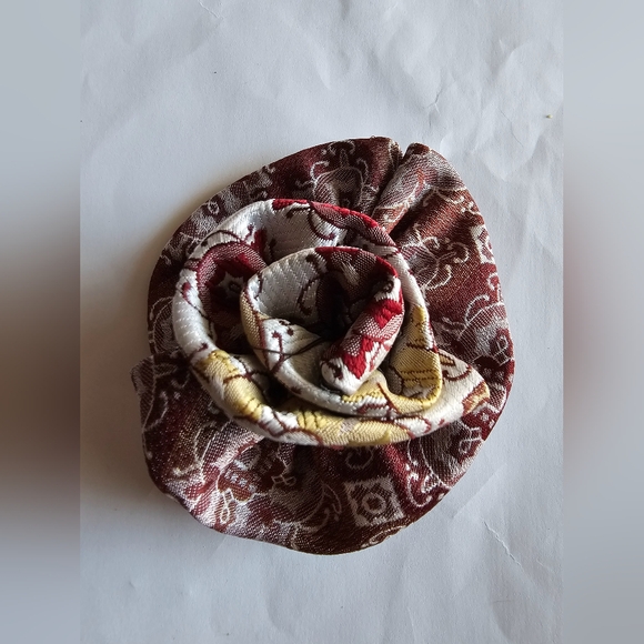 Camelia flower tie scarf maroon tan corsage brooch pin unisex formal event luxur - Picture 1 of 10